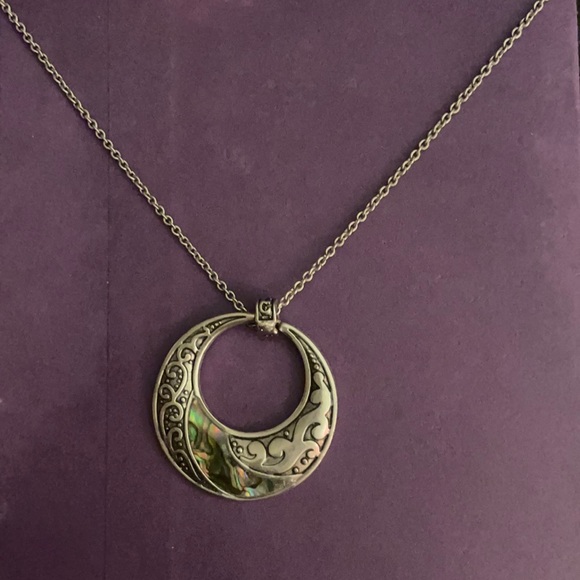 Celtic abalone shell necklace - Picture 2 of 2